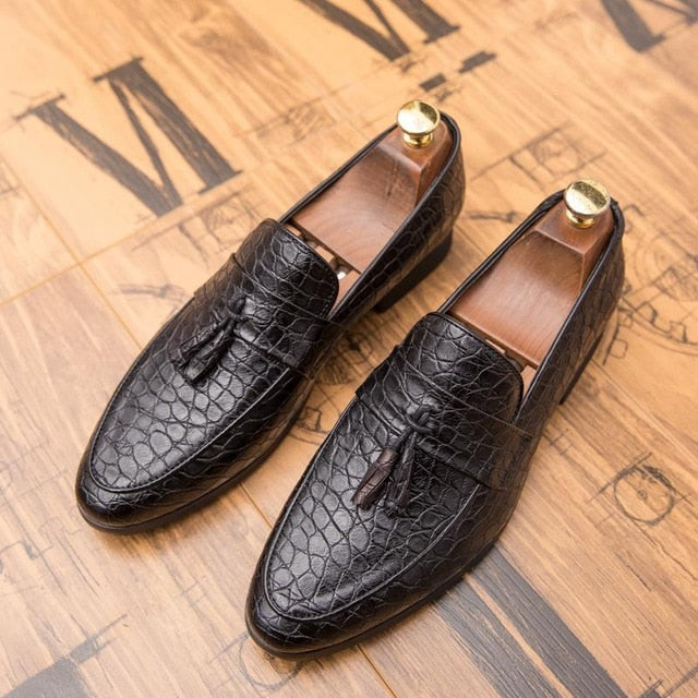 Chaussures en cuir verni Oxford dans une pointure de luxe de style italien jusqu'à 48